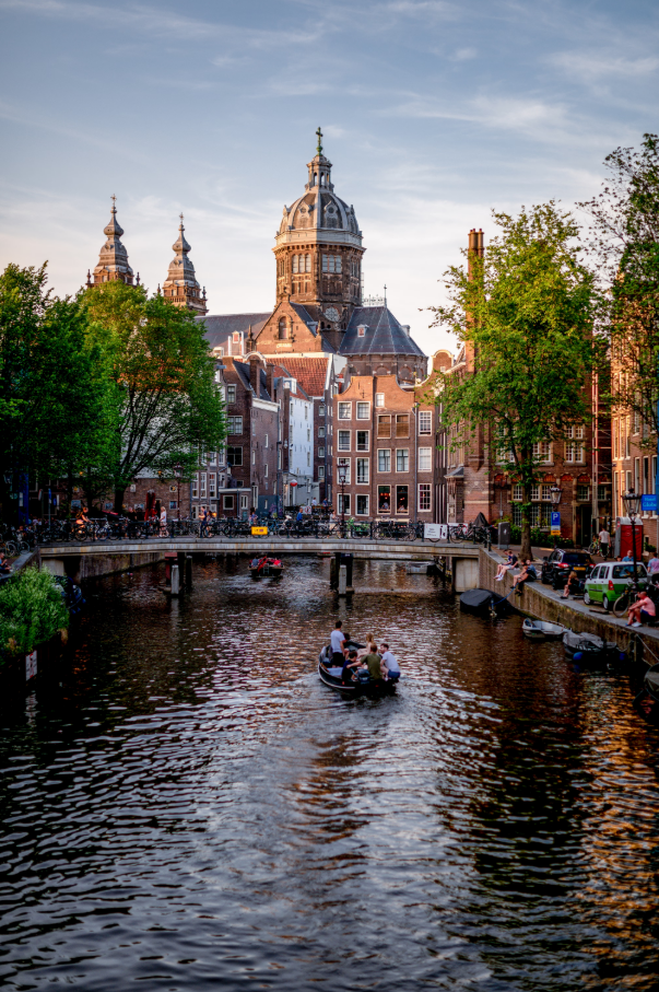 Een avond uit in Amsterdam begint met de juiste tafel